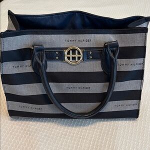 🌹 4/$20 Tommy Hilfiger Black and Gray Elegant Tote